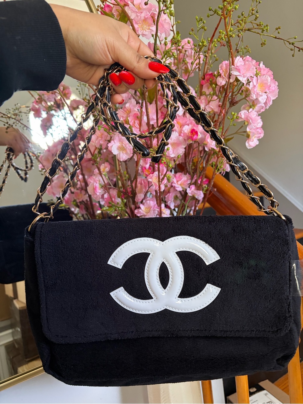 Rare Designer VIP Black Precision Shoulder / Crossbody Bag – Gold Chain